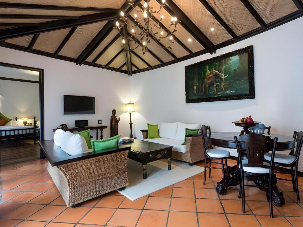 Angkor Village Resort & Spa Siem Reap Exteriör bild